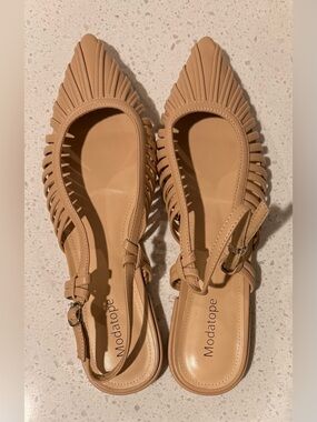 Modatope Tan Pointed Toe Slingback Flats – Size 9.5 – Like New